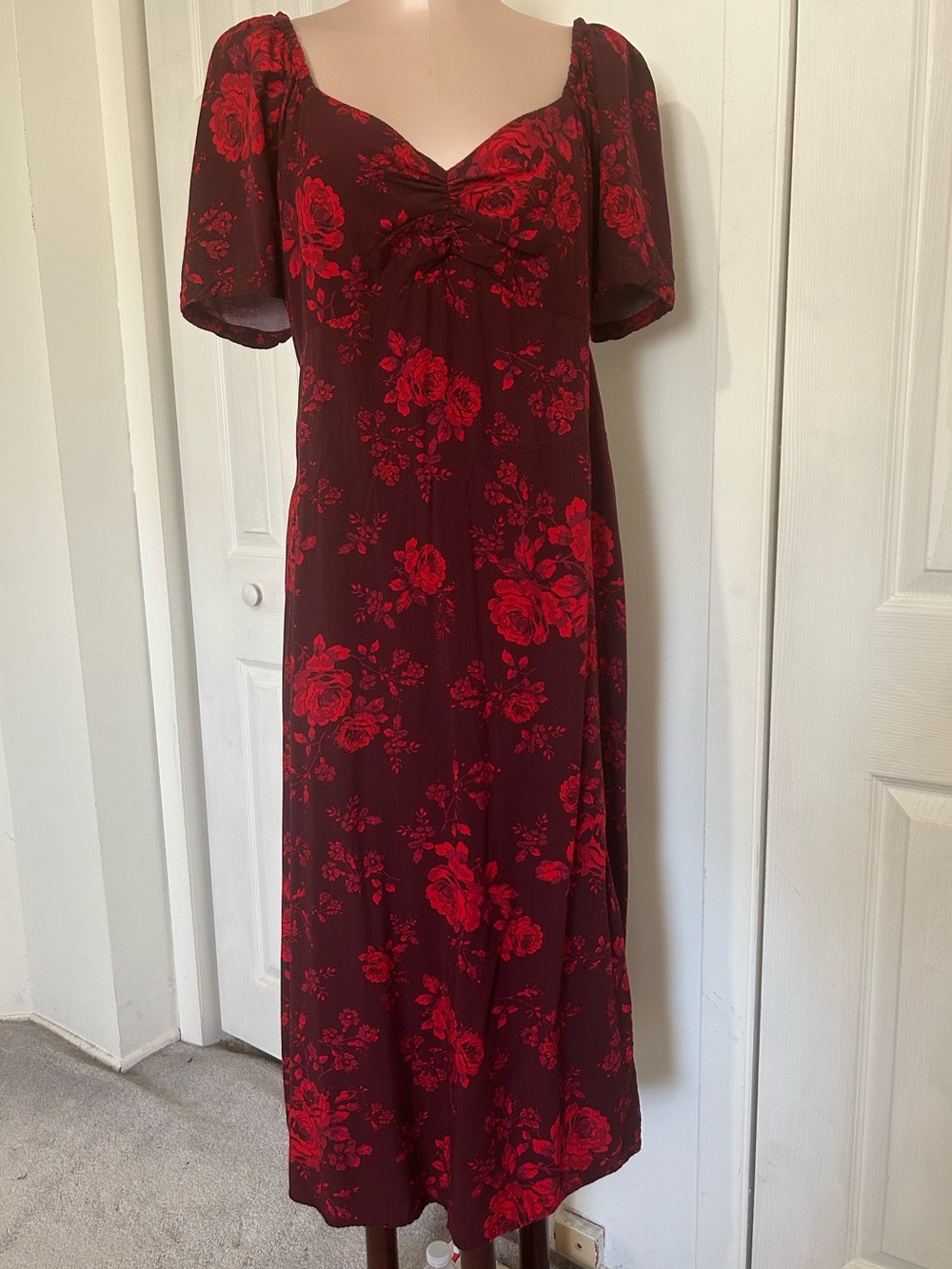 GAP Red Floral Midi Dress with Puff Sleeves size L